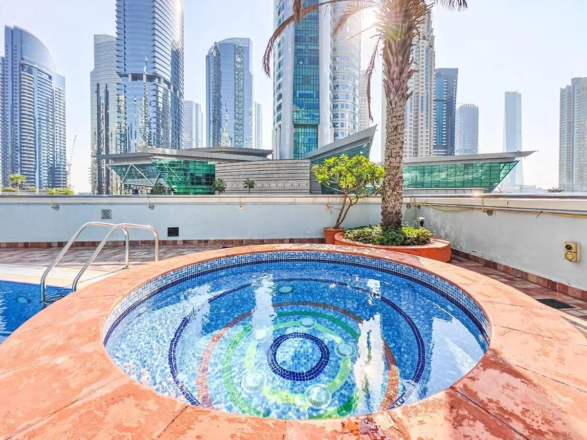 Apartment King Bed Studio - Near Metro - Pool - Fast Wifi Dubai