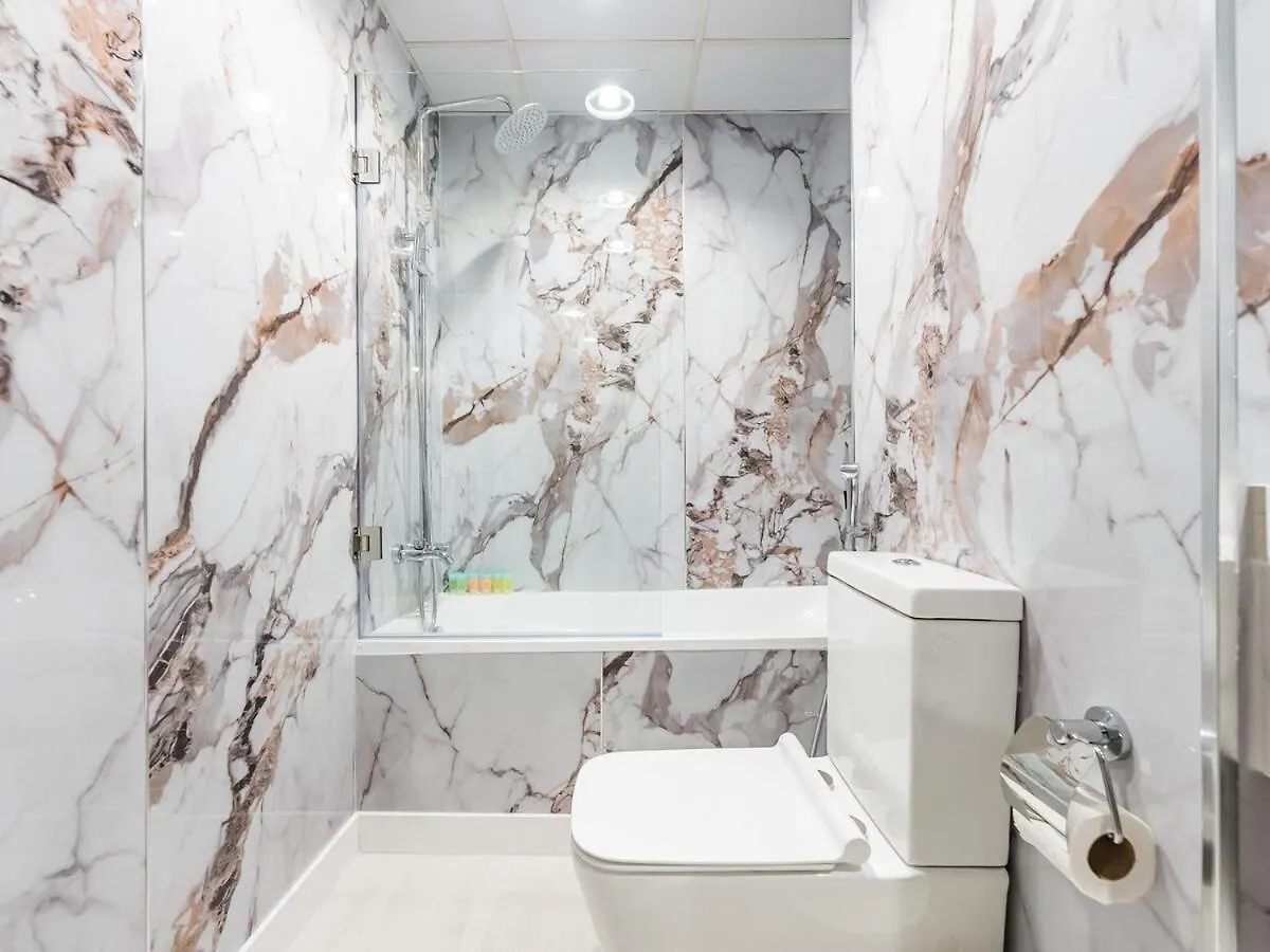King Bed Studio - Near Metro - Pool - Fast Wifi Dubai 0*,  United Arab Emirates