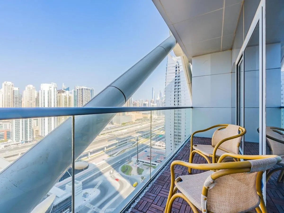 Apartment King Bed Studio - Near Metro - Pool - Fast Wifi Dubai