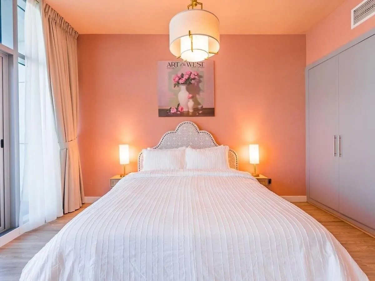 King Bed Studio - Near Metro - Pool - Fast Wifi Dubai 0*,  United Arab Emirates
