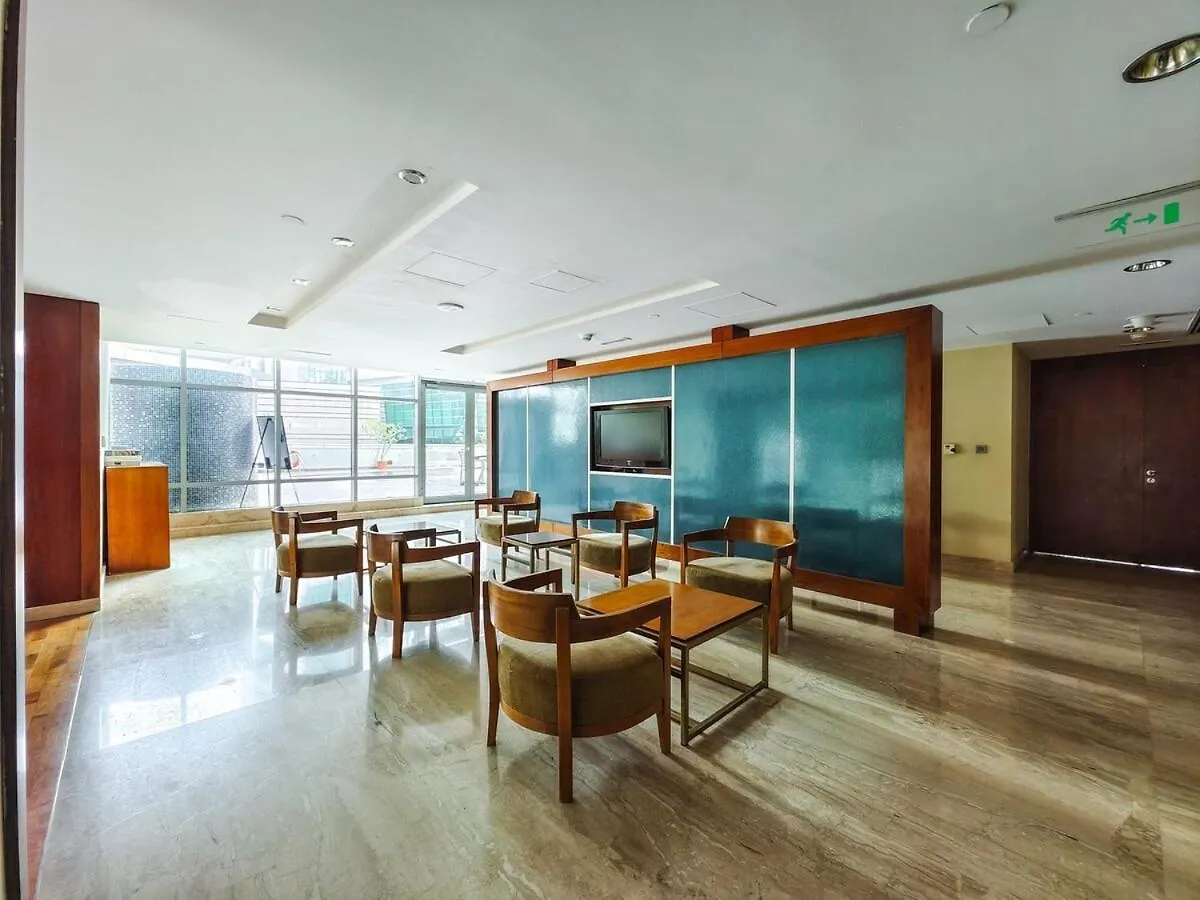 Apartment King Bed Studio - Near Metro - Pool - Fast Wifi Dubai